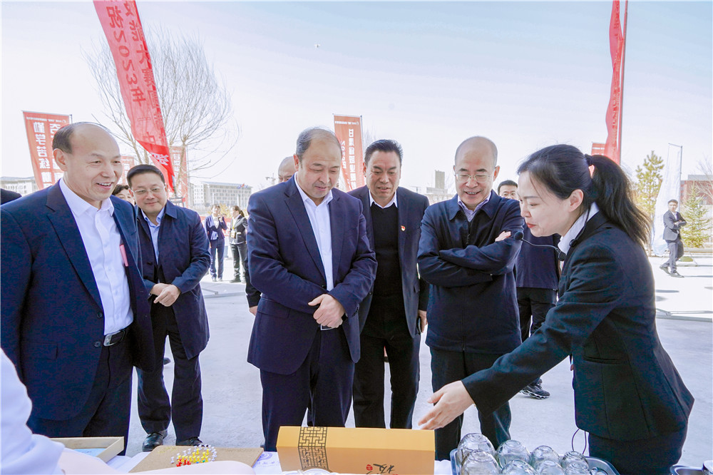 2023年3月31日   學(xué)校參加2023年甘肅省技能大賽開幕式 (2).jpg
